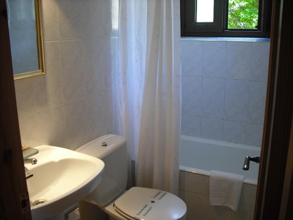 Hostal Pirineos Sarvisé Zimmer foto