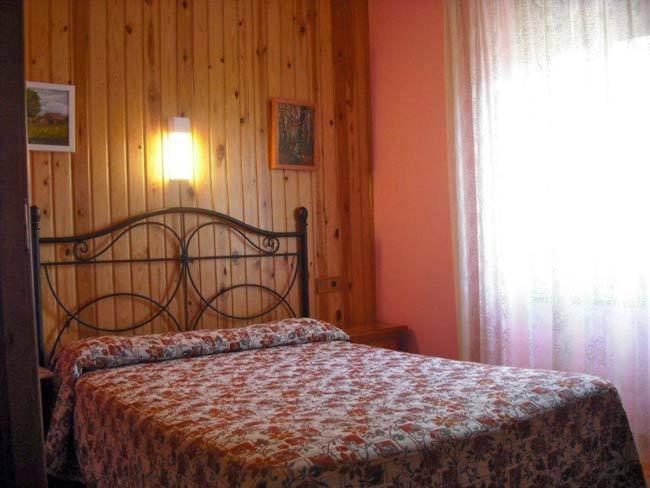 Hostal Pirineos Sarvisé Zimmer foto